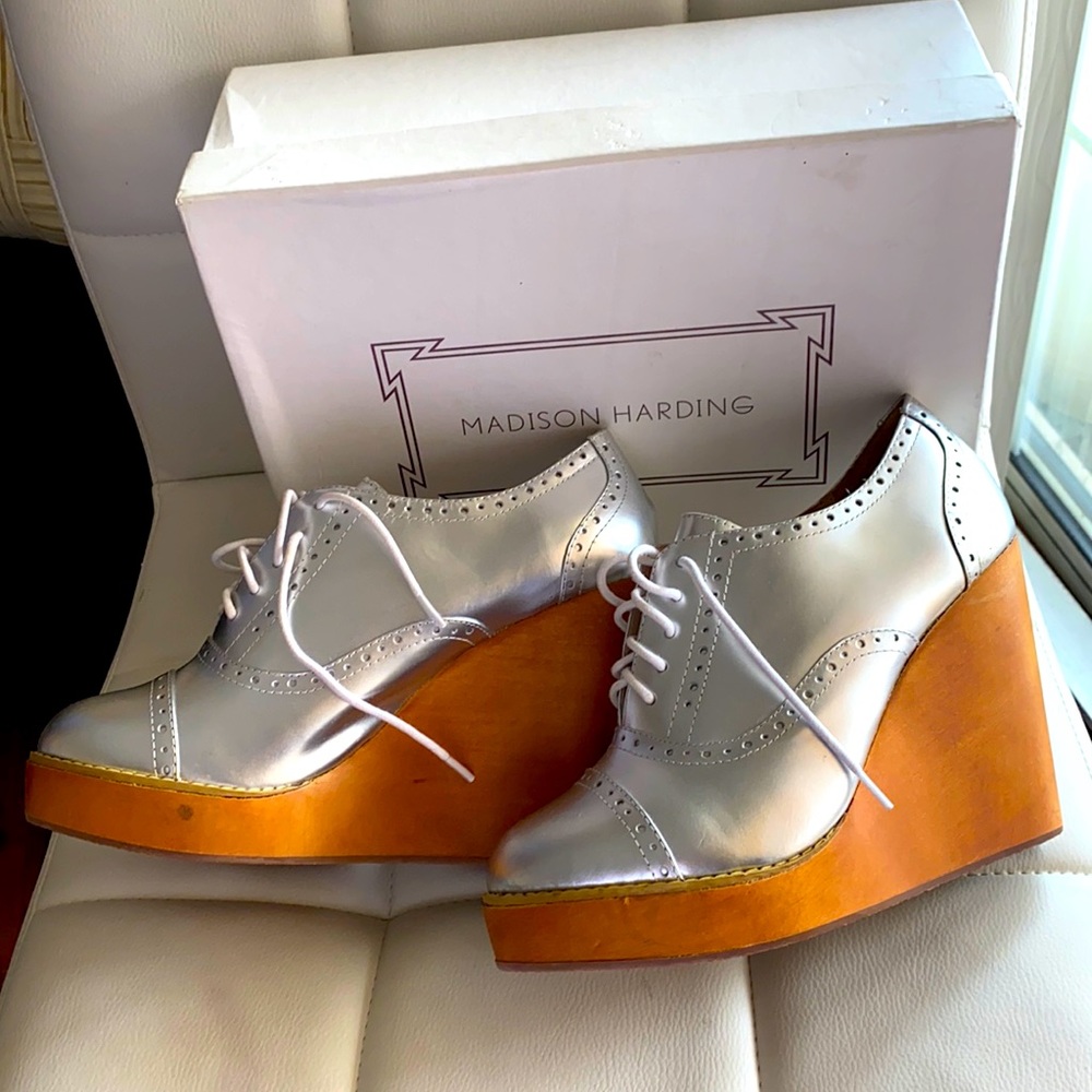 Brand New never worn Madison Harding Leather shoe